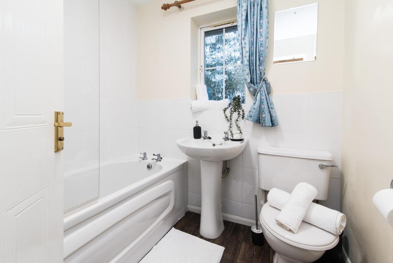 Coventry- Perchfoot 3 Bedroom Contractor And Pet-Friendly Spacious House By Sublime Stays Buitenkant foto